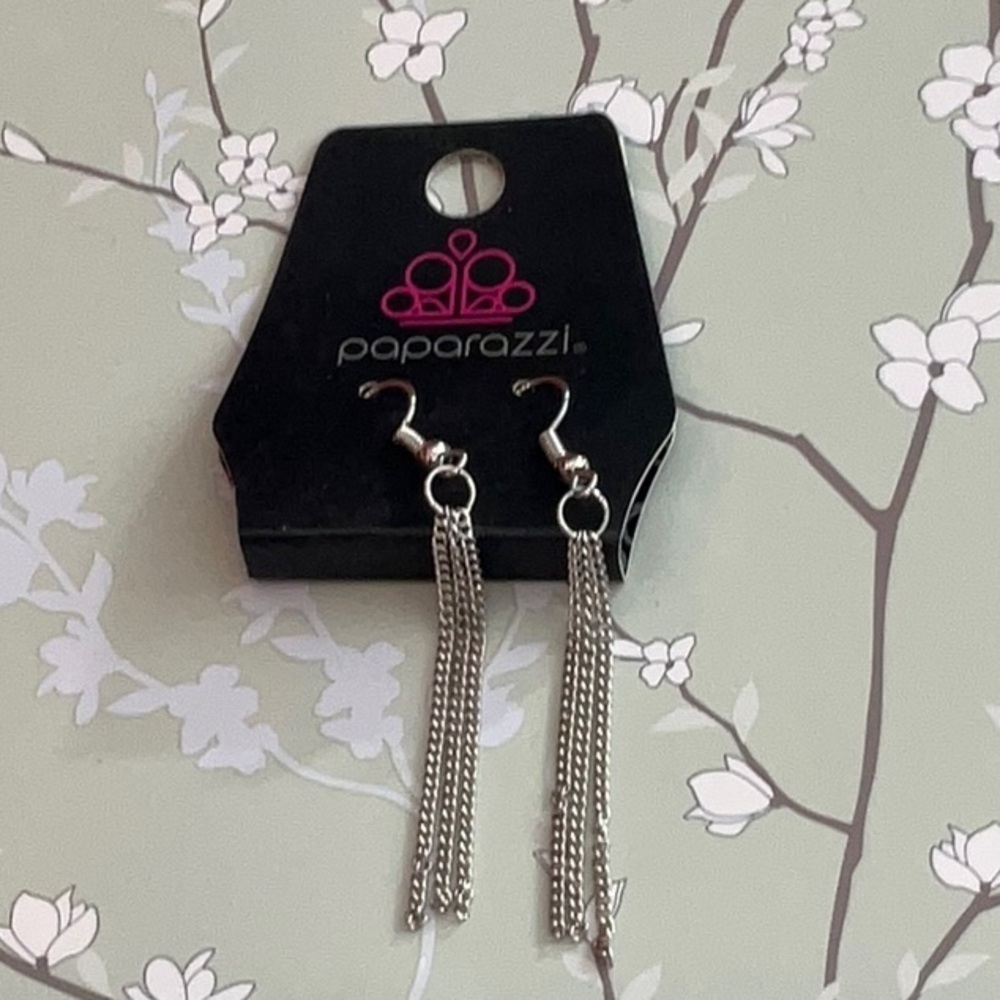 ❄️ Paparazzi | Silver Dazzling Drop Earrings Boho Industrial